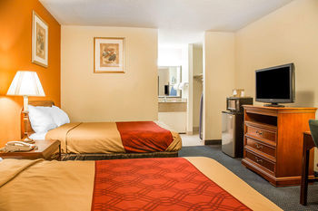 Econo Lodge Norwalk Exterior photo