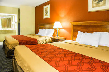 Econo Lodge Norwalk Exterior photo
